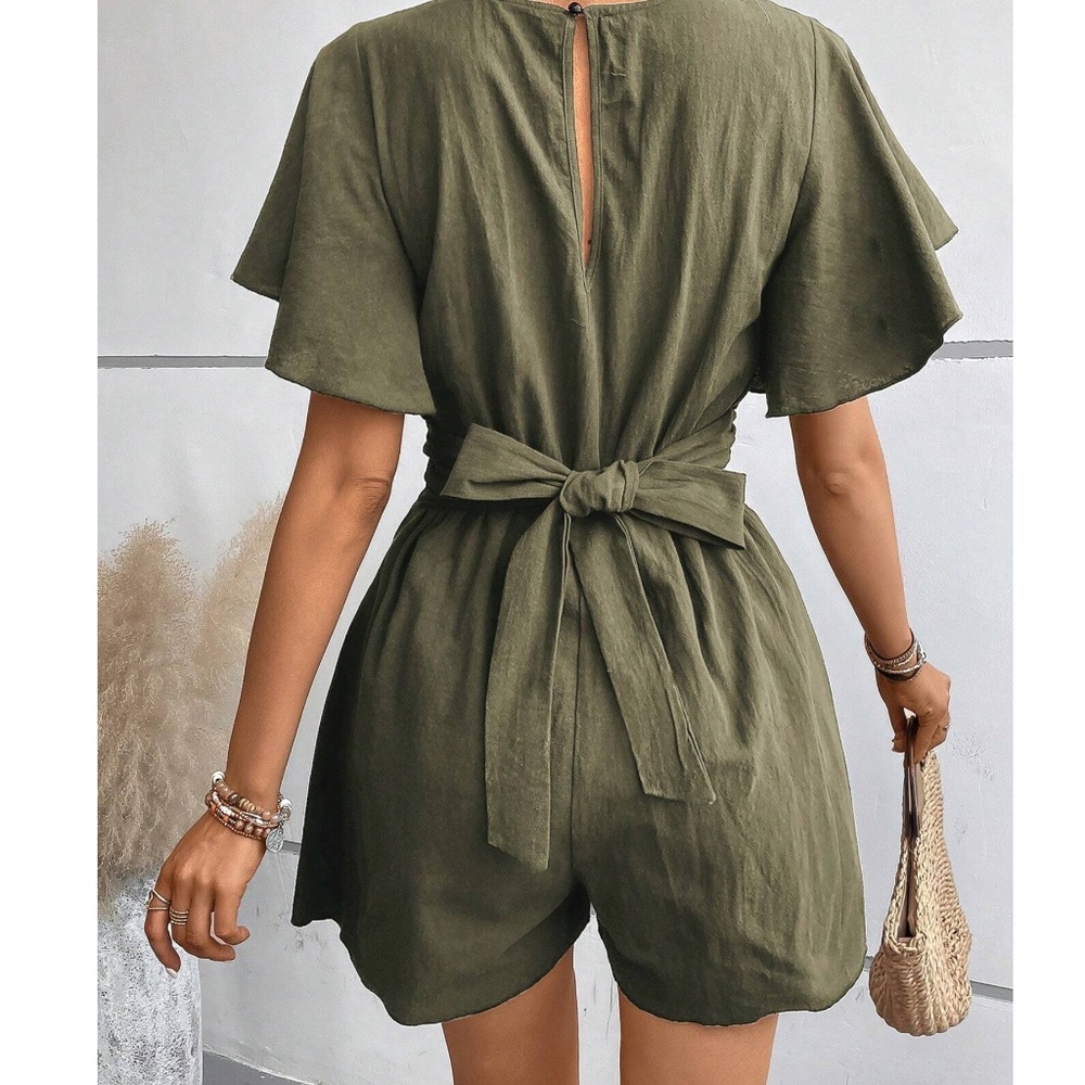 Plunging Neck Butterfly Sleeve Cotton Romper - Picture 7 of 7